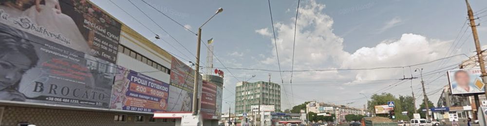 Здається  Магазин на Небесноі Сотні  /кут Проспек.незалежності