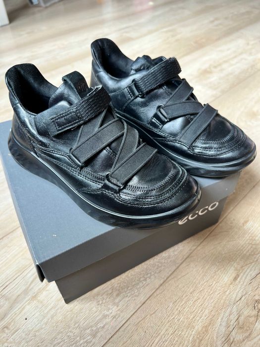 Dziecięce sneakersy ECCO (czarne, skórzane, Gore-Tex) rozmiar 32
