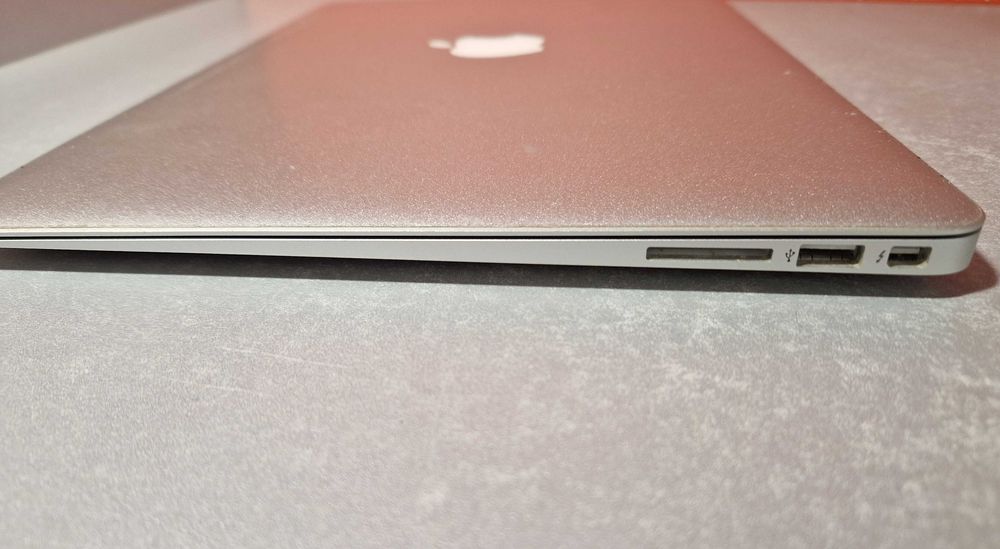 Laptop MacBook AIR 13 2015 + ZAS + klawiatura