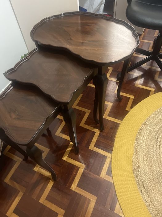 Conjunto de 3 Mesas de Apoio/Ninho em Madeira – Estilo Clássico