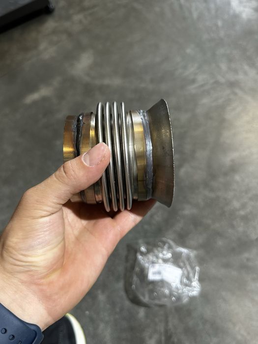 Гофра глушителя резонатора глушника спрінтер W906 W907 OM651 2.2