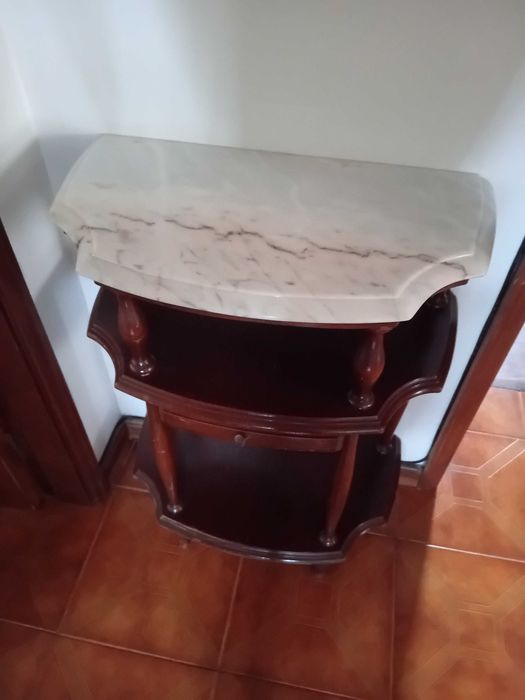 Móvel de entrada  bom estado