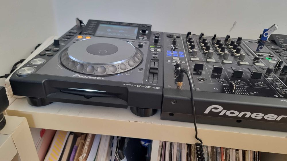 Pioneer CDJ 2000 Nexus