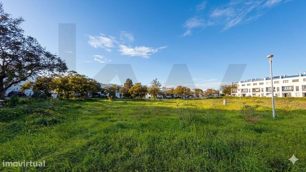 lote de terreno na Quinta da Cerca para construção de 2 ou 3 moradias