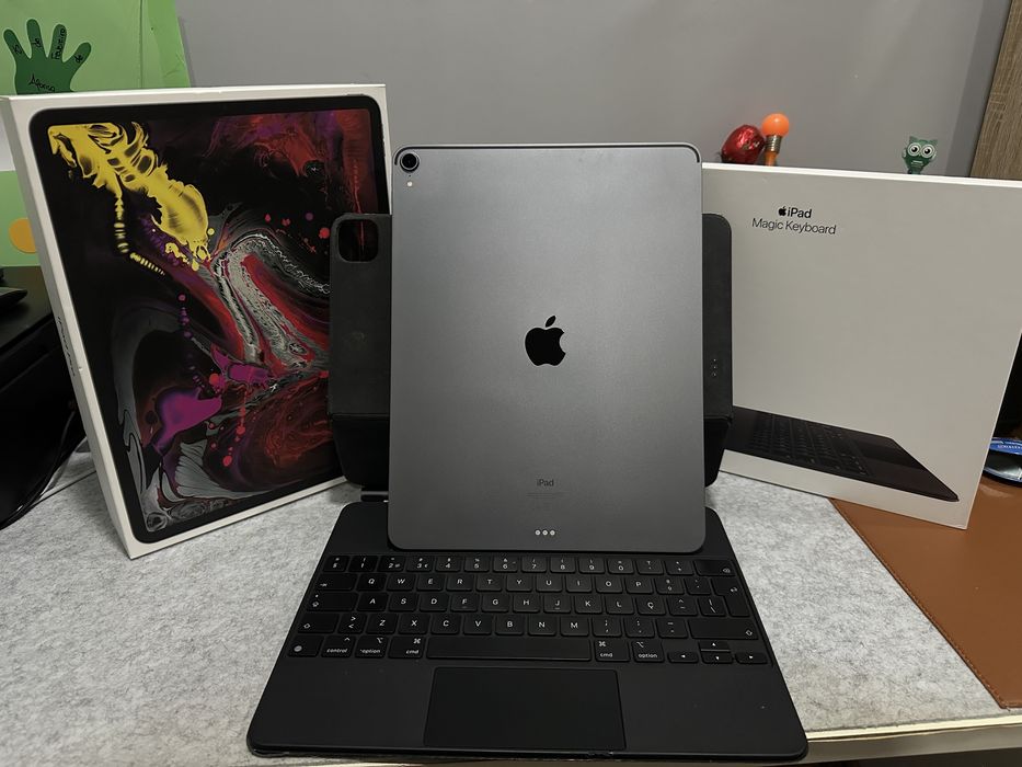 IPad Pro 12,9 3ª Geração + Magic Keyboard