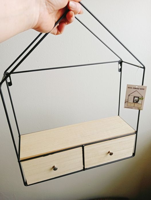 Metalowa półeczka na drobiazgi