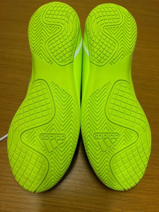 CHUTEIRAS ADIDAS ORIGINAIS TAMANHO 37 NOVAS