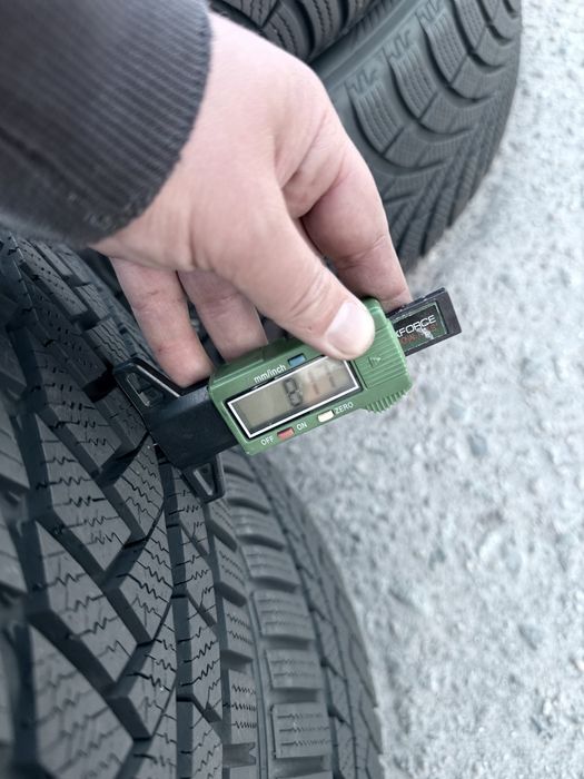 205 40 18 Continental TS850P 99% 2024 Шини Зима