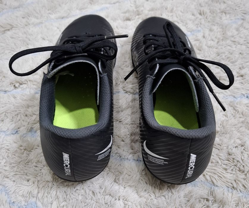 Chuteiras Nike Mercurial (37.5) + Caneleiras Kipsta