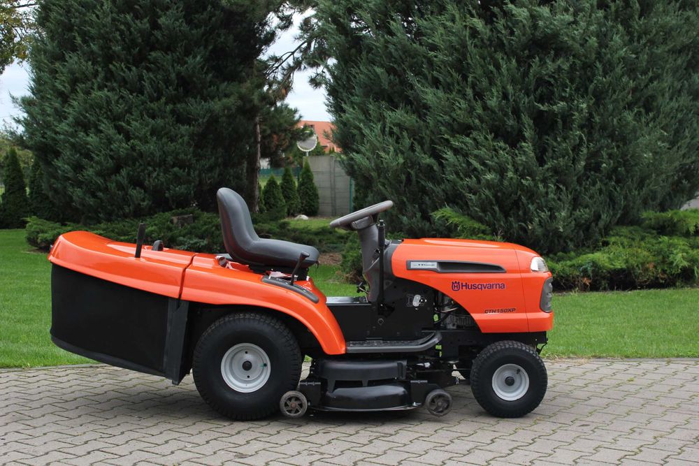 Husqvarna CTH 150 XP CTH150XP Kawasaki V2 TRAKTOREK Kosiarka