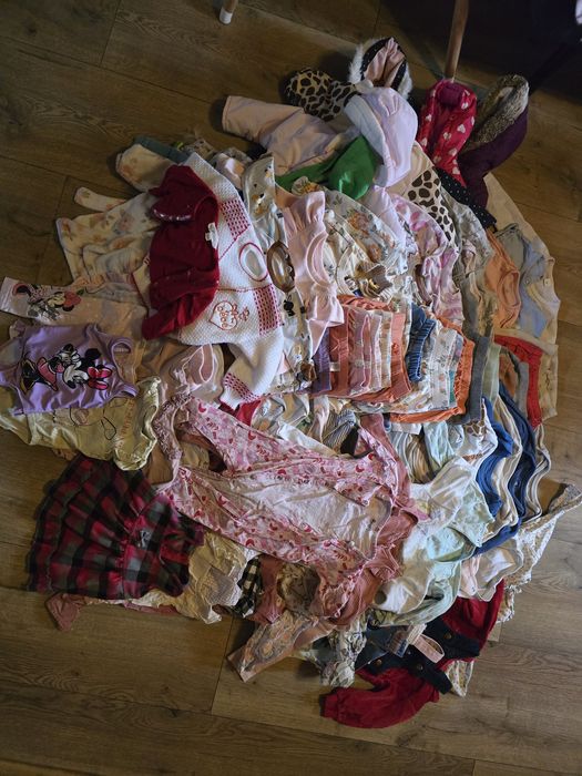 Ubranka dla dziewczynki rozmiar 74-80