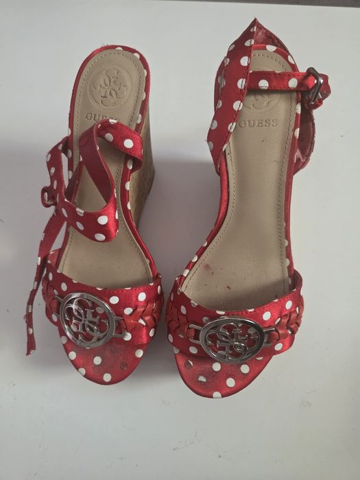 Buty Guess czerwone