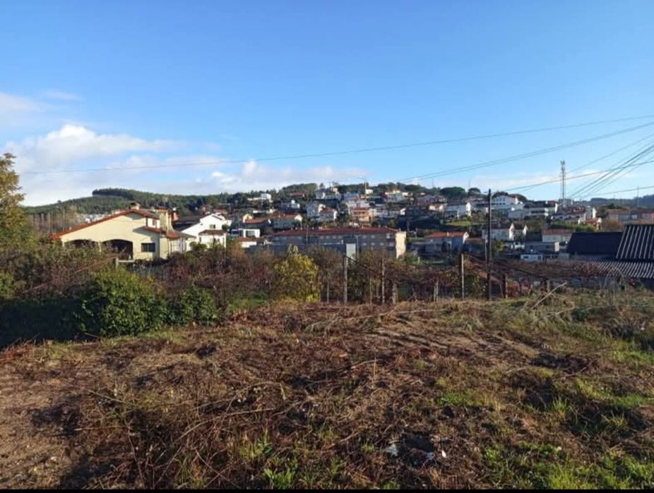 Estrutura moradia 3 pisos em São Mamede Braga