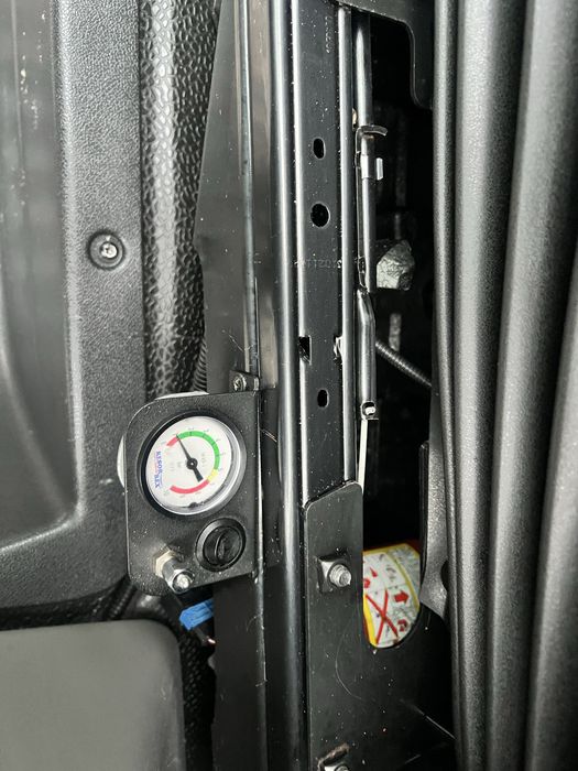 Renault Master вантажне авто  в оренду з правом викупу ,тентовані