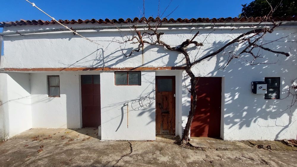 Moradia em lote de 950m2