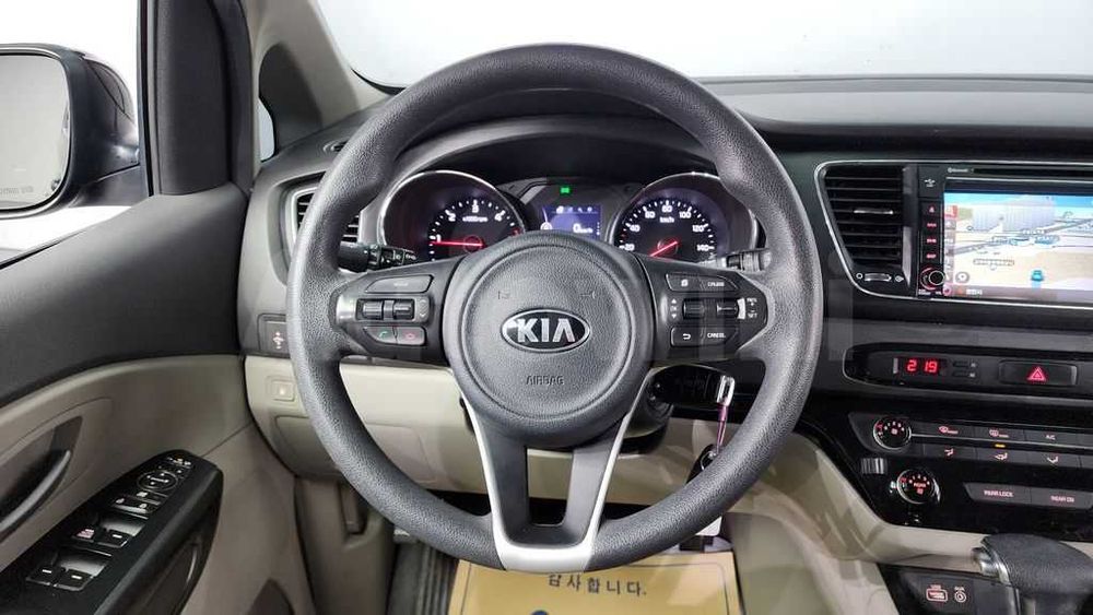 Дизельна Kia Carnival / 2018року