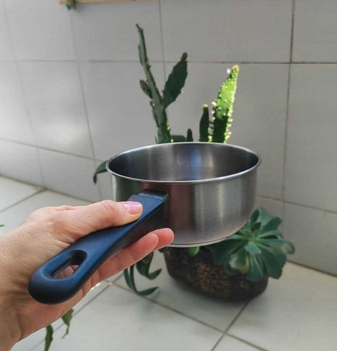 Utensílios de cozinha usados – 8 peças / Used kitchen utensil set