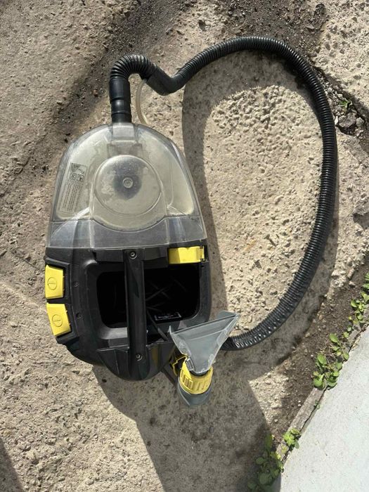 Продам Karcher Puzzi 8/1c
