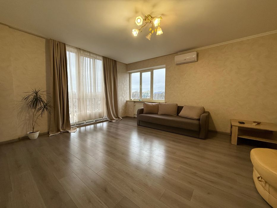 Продаж однокімнатної квартири в центрі міста з газом, Мін. Оформлення