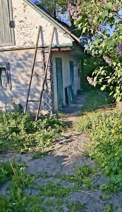 Продається половина будинку
