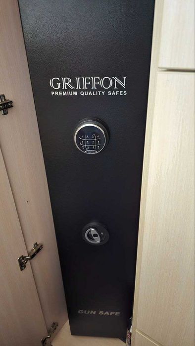 Сейф для зброї GRIFFON GS.140.E BLACK