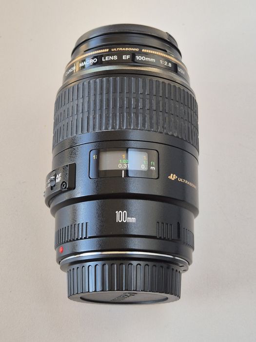 Canon EF 100mm f/2.8 Macro USM 1:1