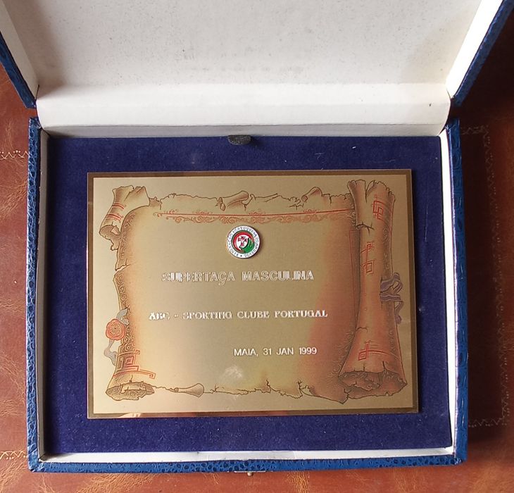 Placa da Final da Supertaça em Andebol de 1999, e medalha da A.A.Porto