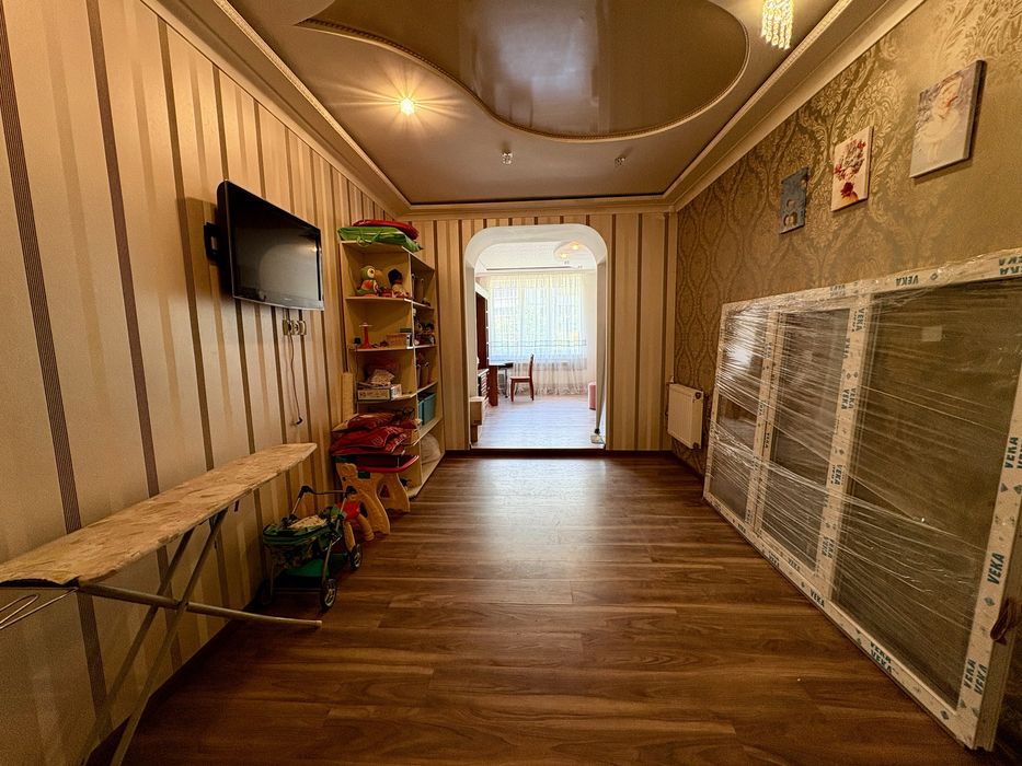 Продається 3х кімнатна квартра 105м2, вул. Дружби Народів 228а