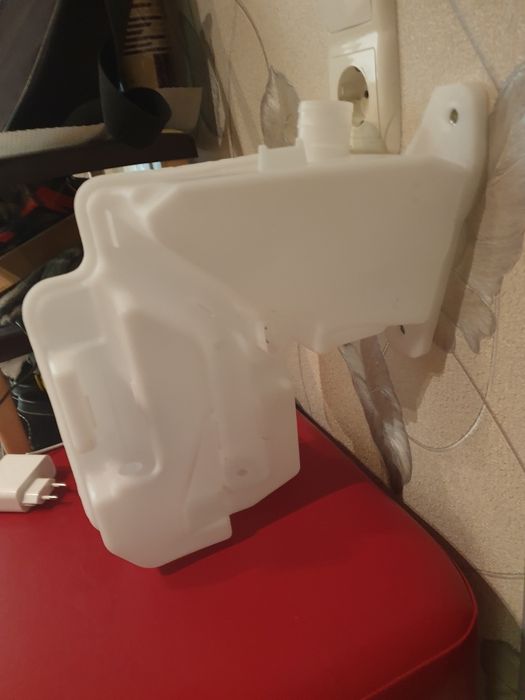 Бак для омывающей жидкости