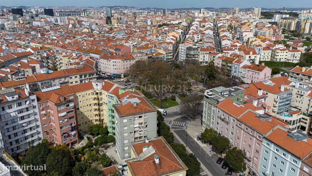 Apartamento T2 remodelado (Penha de França) -  (PROPOSTAS MULTIPLAS)