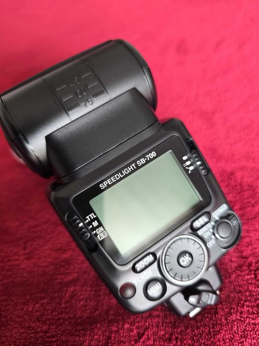 Flash Nikon Speedlight SB-700 TTL - Excelente Estado