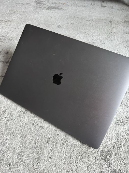 Macbook Pro 16 inch i7 32gb Ram, 512gb pamięci