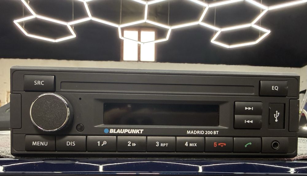 Blaupunkt Madrid 200 BT + adapter CAN-BUS ACV – komplet Audi A4 B6/B7