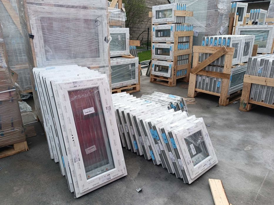 drzwi pcv zewnętrzne dostępne od ręki w czterech kolorach  _ okna