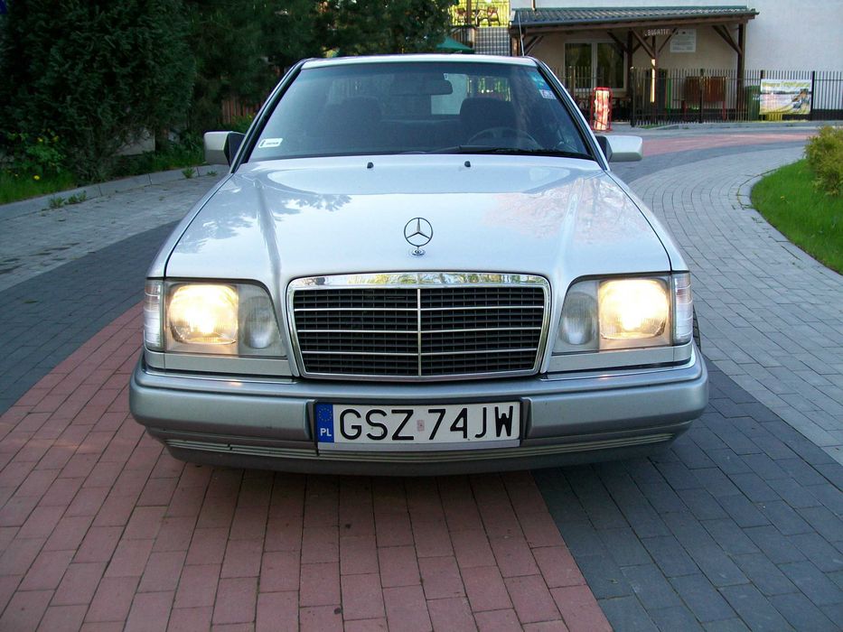 Samochód osobowy Mercedes-Benz  E 220