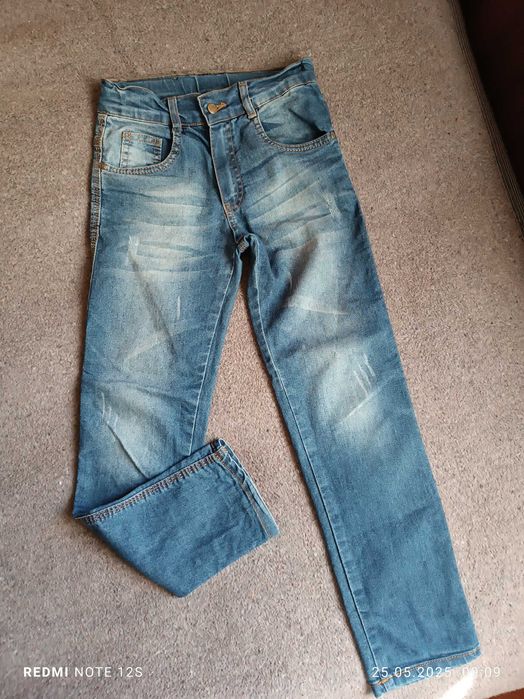 Джинси в ідеальному стані