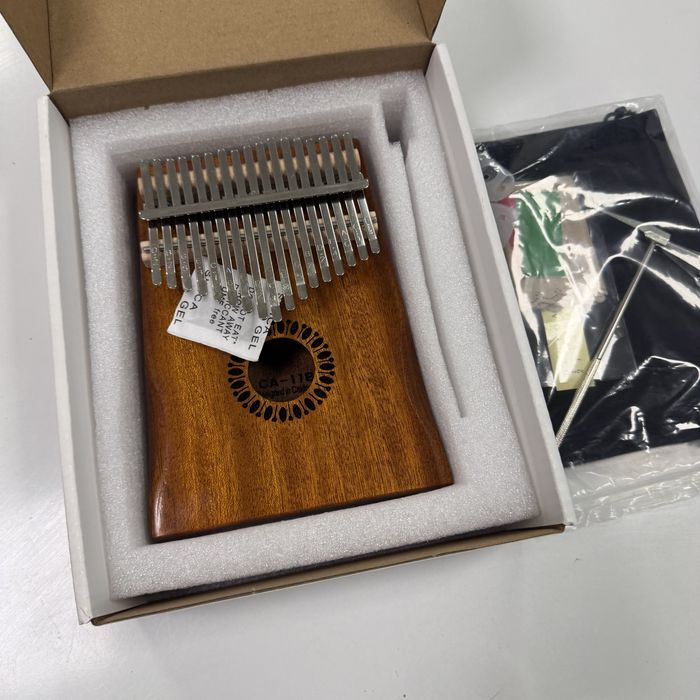 Калімба (Kalimba) 17 нот – дерев’яна, з чохлом та аксесуарами