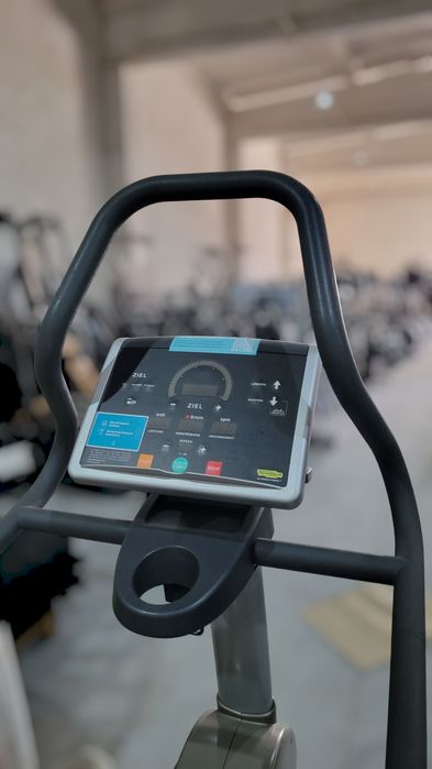 Професійний степпер technogym step 500 led