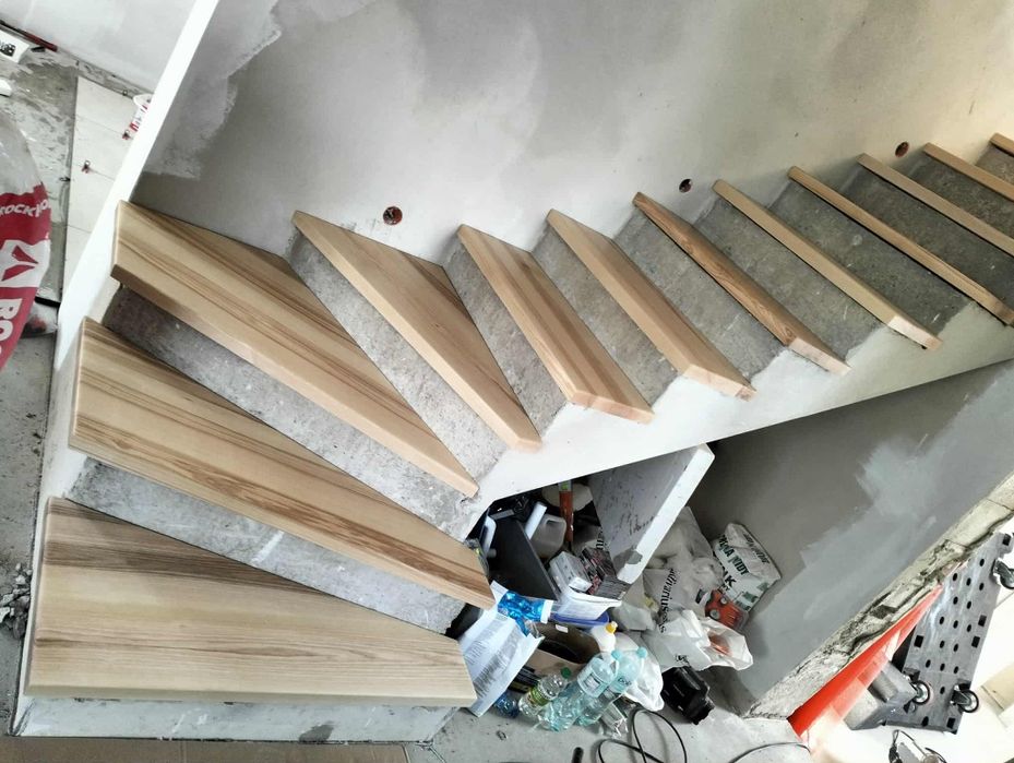 Stopnie drewniane schody