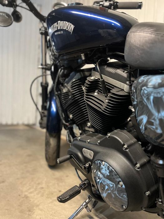 Harley  883  superlow