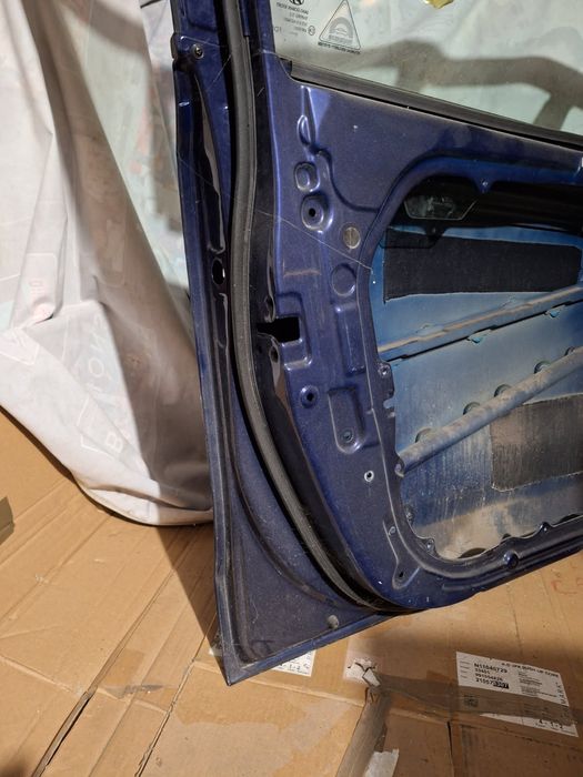 Sprzedam drzwi do Hyundai i30 lewy przód kombi