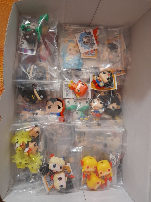 Bonecos DC comics Pop Funko Batman, Joker etc Ovos kinder Joy Figuras