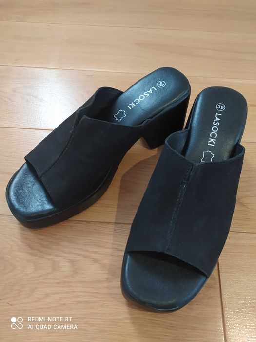 Klapki skórzane na słupku Lasocki rozmiar 39