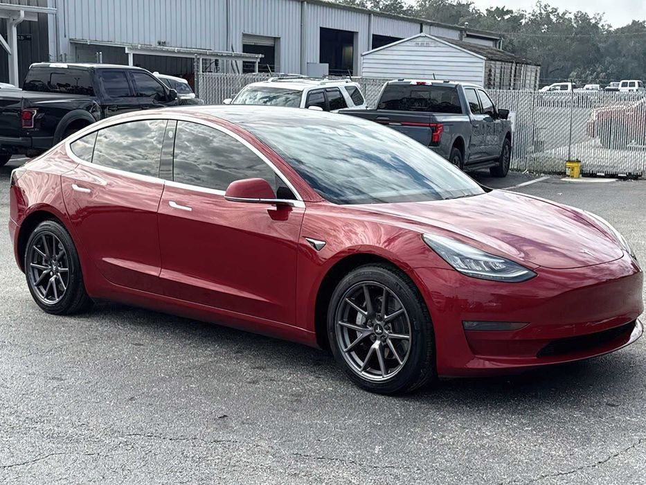 Tesla Model 3 Long Range      2019