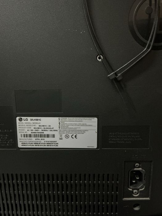 TV  LG 32LH301C (32 polegdas) em excelente estado e a funcionar perfeitamente