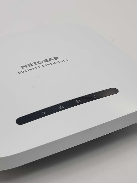 Точка доступу NETGEAR WAX214v2 AX1800 — Wi-Fi 6, живлення PoE (2669)