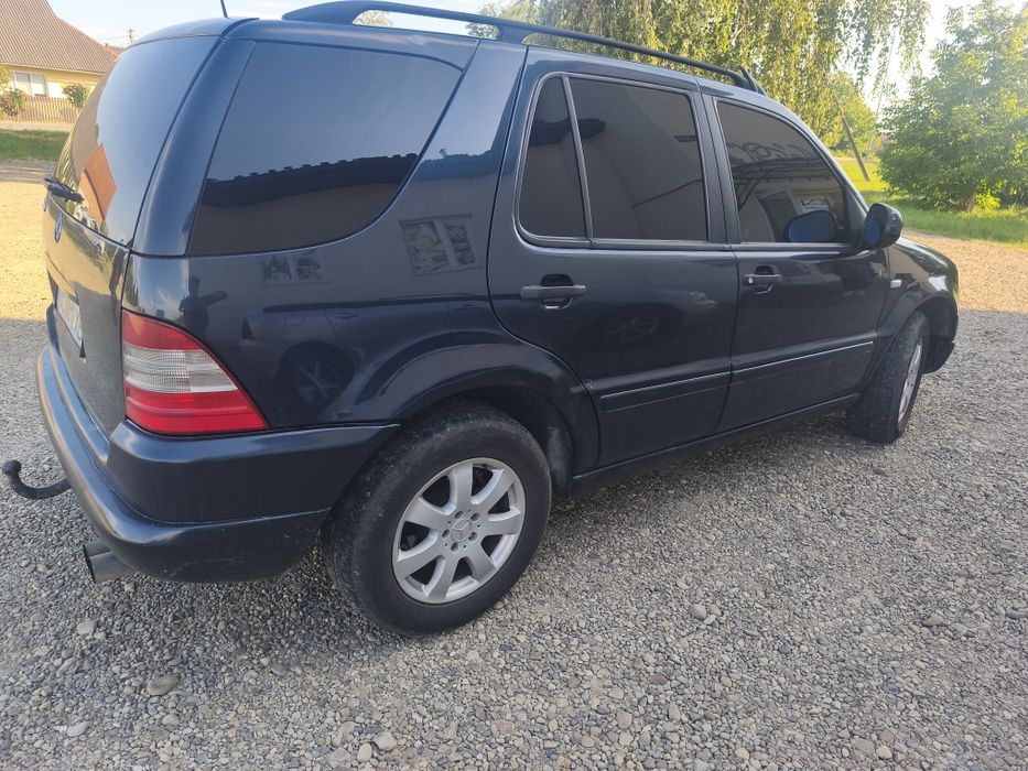 продам автомобіль Мерседес ML