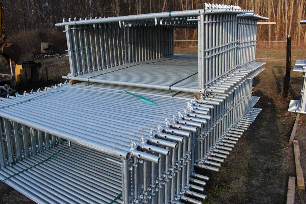 Rusztowanie elewacyjne plettac 15x6m powierzchnia robocza 90m2
