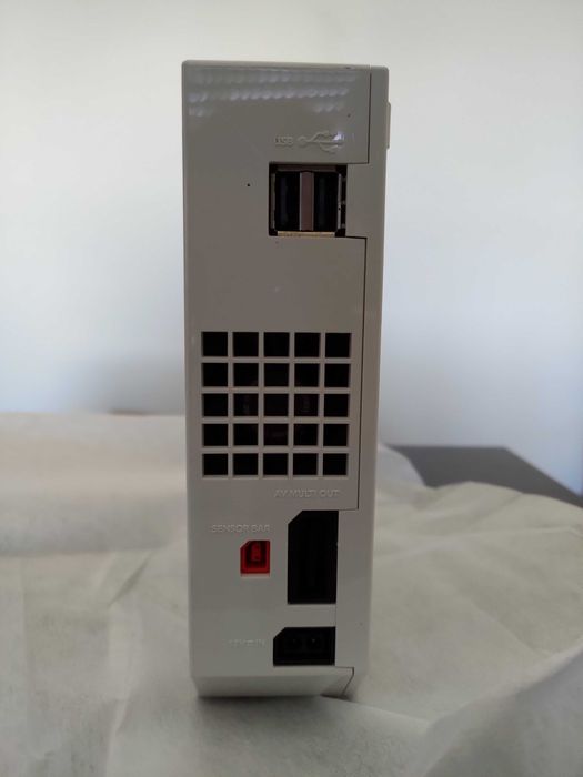 Wii + 2 Controllers with Nunchuk + Accessories + 3 Games64553066987523121