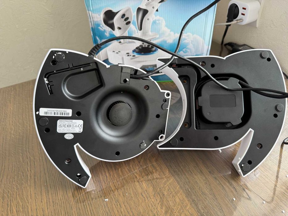 Джойстик Thrustmaster Hotas One